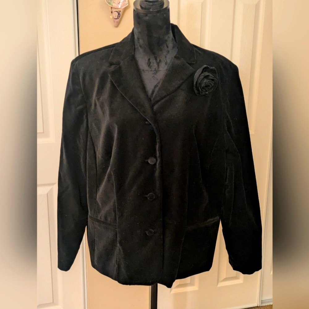 Velvet Black Jacket and Skirt 20W
